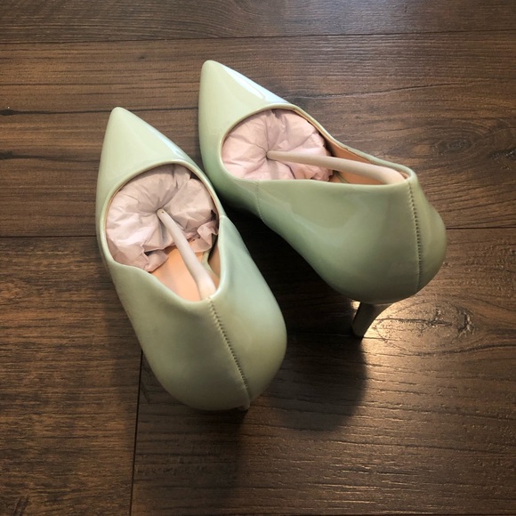 Elegant Pastel Green Women's Heels - Picture 3 of 4
